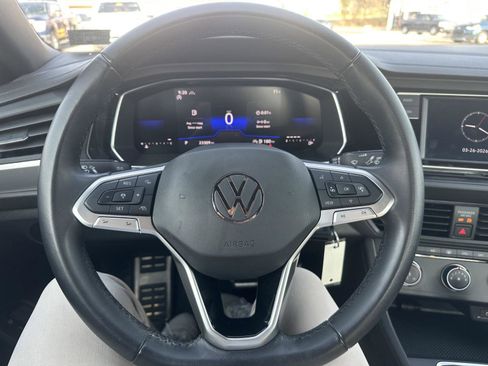 Used 2023 Volkswagen Jetta Sport image 10