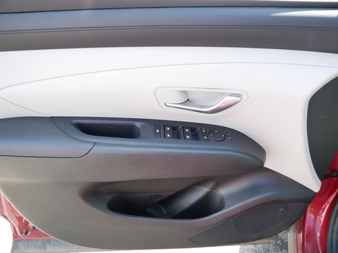 Used 2025 Hyundai Tucson SEL AWD/4WD image 11