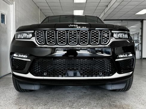 Certified 2023 Jeep Grand Cherokee Summit w/ Adv Protech Group IV AWD/4WD image 4