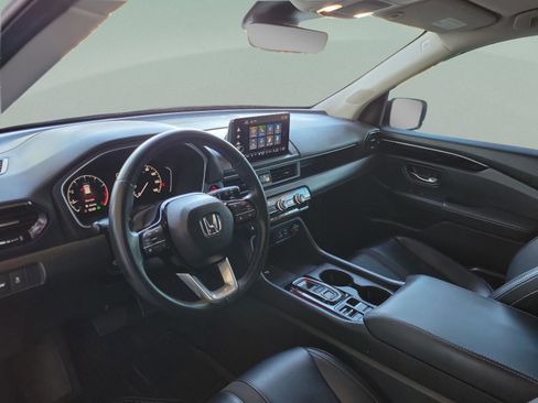 Used 2025 Honda Pilot EX-L image 23