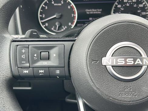 Used 2023 Nissan Rogue SV image 26