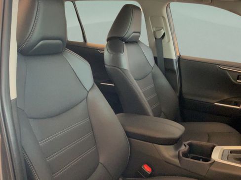 Certified 2025 Toyota RAV4 Limited FWD image 38