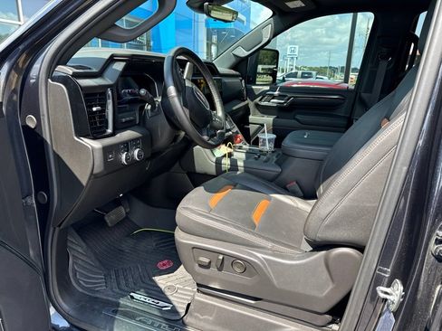 Used 2024 GMC Sierra 2500 AT4 w/ AT4 Premium Plus Package AWD/4WD image 3