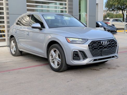 Certified 2021 Audi Q5 e Premium Plus w/ Premium Plus Package image 2
