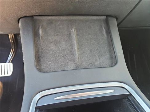 Used 2022 Tesla Model Y Performance image 14