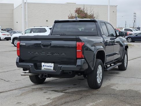 New 2025 Toyota Tacoma SR5 w/ Blackout Package (GST) image 4