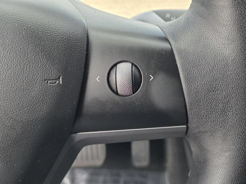 Used 2022 Tesla Model 3 RWD image 17