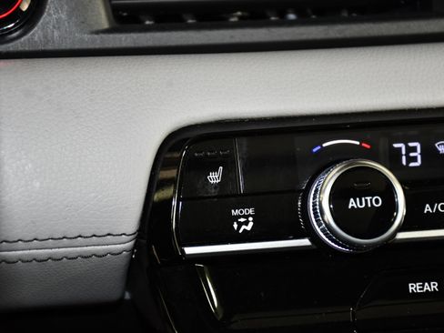Certified 2025 Honda Pilot Touring image 30