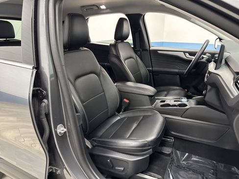 Used 2025 Ford Escape Platinum image 31