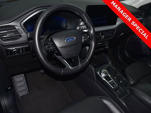 Used 2024 Ford Escape Platinum image 13