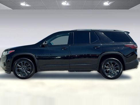 Used 2021 Chevrolet Traverse RS FWD image 2