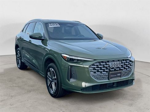 Used 2025 Audi Q5 Premium Plus w/ Premium Plus image 1