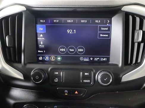 Used 2024 GMC Terrain SLT image 40