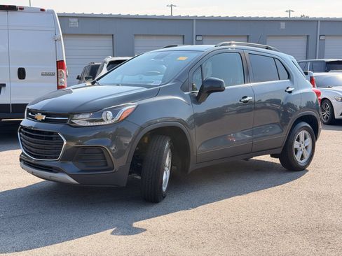 Used 2020 Chevrolet Trax LT w/ LT Convenience Package AWD/4WD image 7