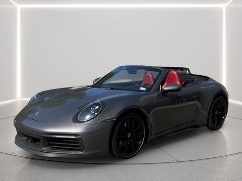 Used 2020 Porsche 911 Carrera RWD image 2