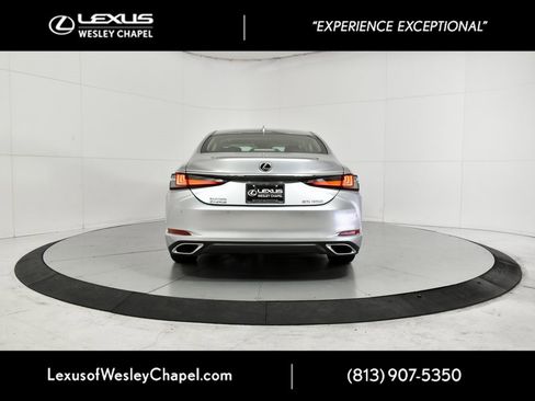 New 2025 Lexus ES 350 w/ Premium Package image 3