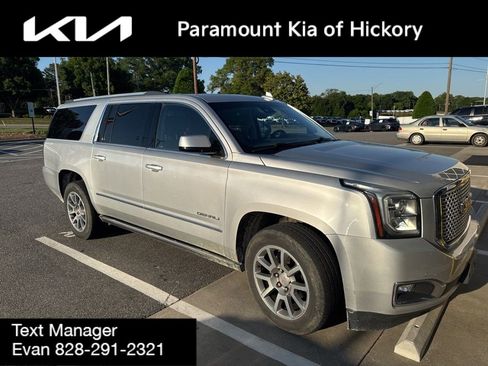 Used 2017 GMC Yukon XL Denali w/ Open Road Package AWD/4WD image 4