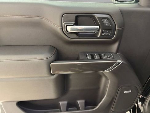 Used 2022 GMC Sierra 1500 AT4 w/ AT4 Preferred Package AWD/4WD image 13