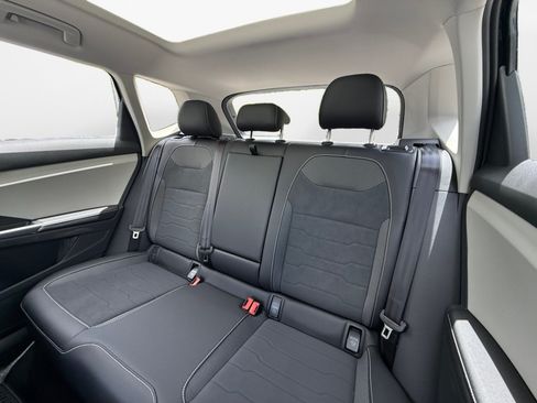 New 2026 Volkswagen Taos SE AWD/4WD image 12