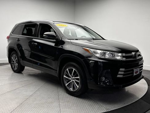 Used 2019 Toyota Highlander XLE w/ Protection Package #3 AWD/4WD image 44