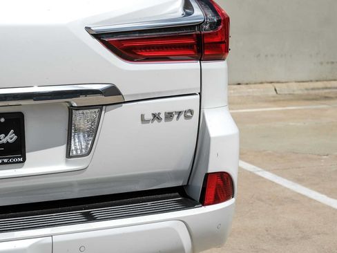 Used 2017 Lexus LX 570 4WD w/ Luxury Package image 52