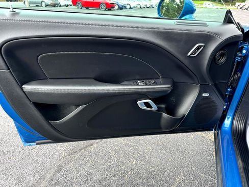 Used 2023 Dodge Challenger R/T w/ Plus Package image 13