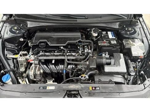 Used 2023 Hyundai Elantra SEL FWD image 34