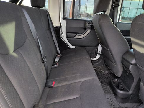 Used 2018 Jeep Wrangler Unlimited Sport S image 8