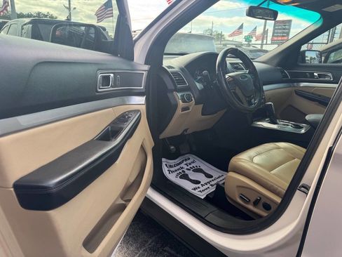 Used 2016 Ford Explorer XLT w/ Equipment Group 202A image 8