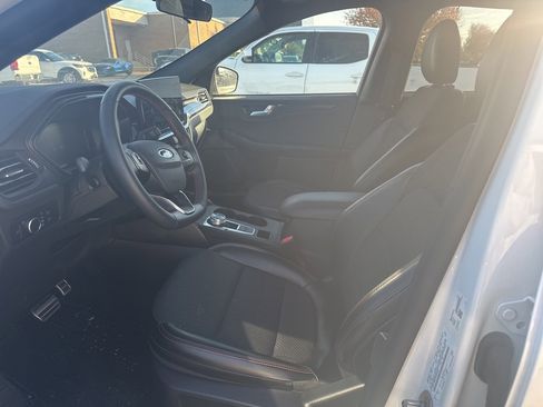 Used 2024 Ford Escape ST-Line w/ Tech Pack #1 image 9