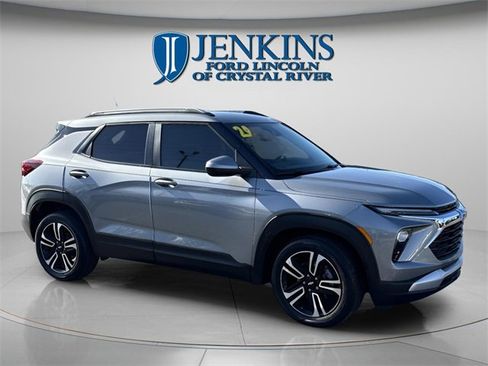 Used 2024 Chevrolet TrailBlazer LT w/ LT Cold Weather Package image 19