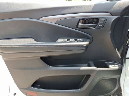 Used 2022 Honda Pilot TrailSport image 13