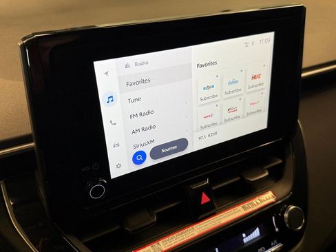 Used 2025 Toyota Corolla LE image 11