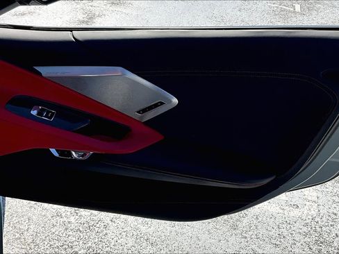 Used 2024 Chevrolet Corvette Stingray Premium Conv w/ Z51 Performance Package image 18