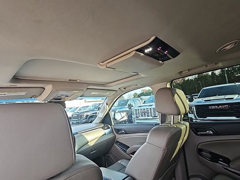 Used 2019 GMC Yukon XL SLT w/ Open Road Package image 17