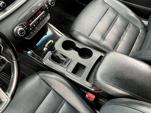 Used 2016 Kia Sorento EX image 15