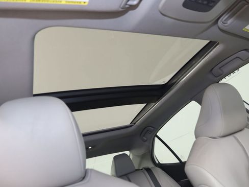Used 2019 Toyota Camry XSE FWD image 10
