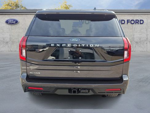 Used 2025 Ford Expedition Active AWD/4WD image 5