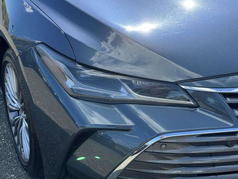 Certified 2022 Toyota Avalon Limited image 7