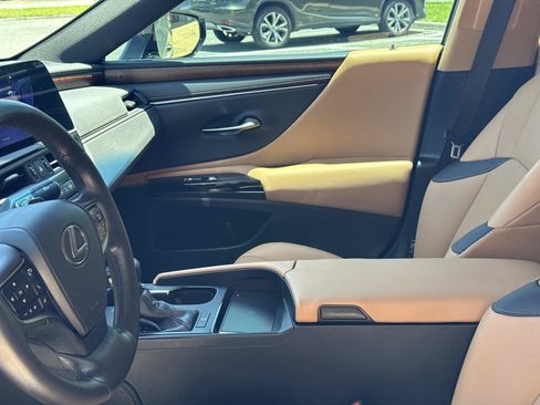 Used 2024 Lexus ES 350 w/ Premium Package FWD image 14