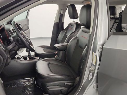 Used 2019 Jeep Compass Trailhawk w/ Cold Weather Group AWD/4WD image 14