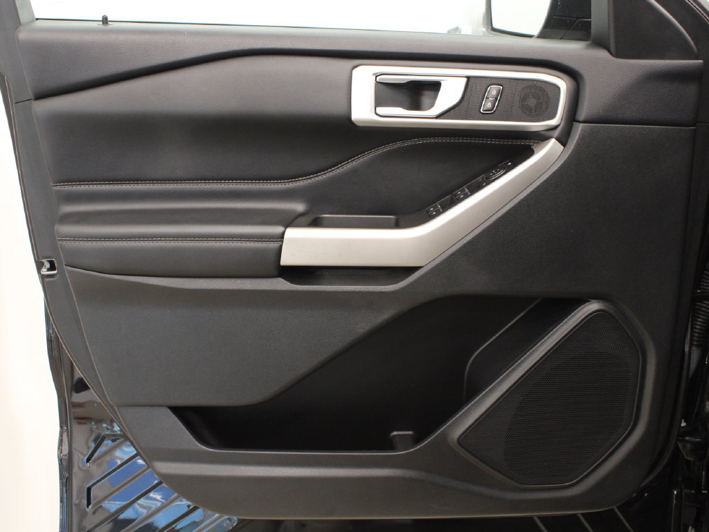 Used 2023 Ford Explorer XLT RWD image 11