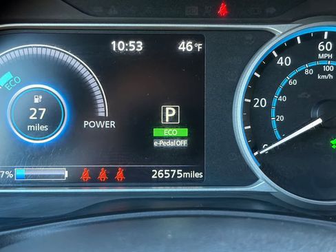 Used 2022 Nissan Leaf S image 26