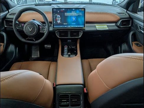 New 2025 VinFast VF 8 Plus image 13