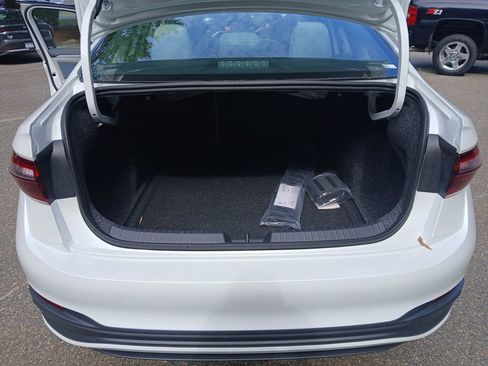 New 2025 Volkswagen Jetta SE image 22