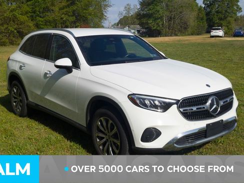 Used 2024 Mercedes-Benz GLC 300 4MATIC image 3