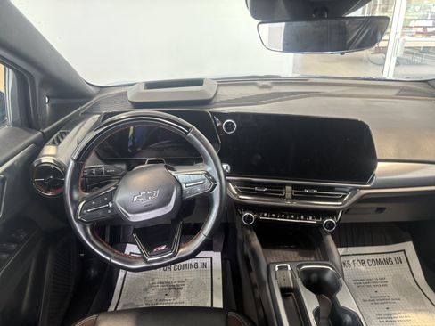 Used 2025 Chevrolet Equinox EV RS w/ Active Safety Package 3 FWD image 3