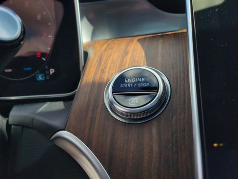 Used 2026 Mercedes-Benz GLC 300 4MATIC image 31