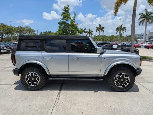 Used 2021 Ford Bronco Outer Banks AWD/4WD image 3