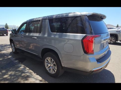Used 2024 GMC Yukon XL Denali AWD/4WD image 6